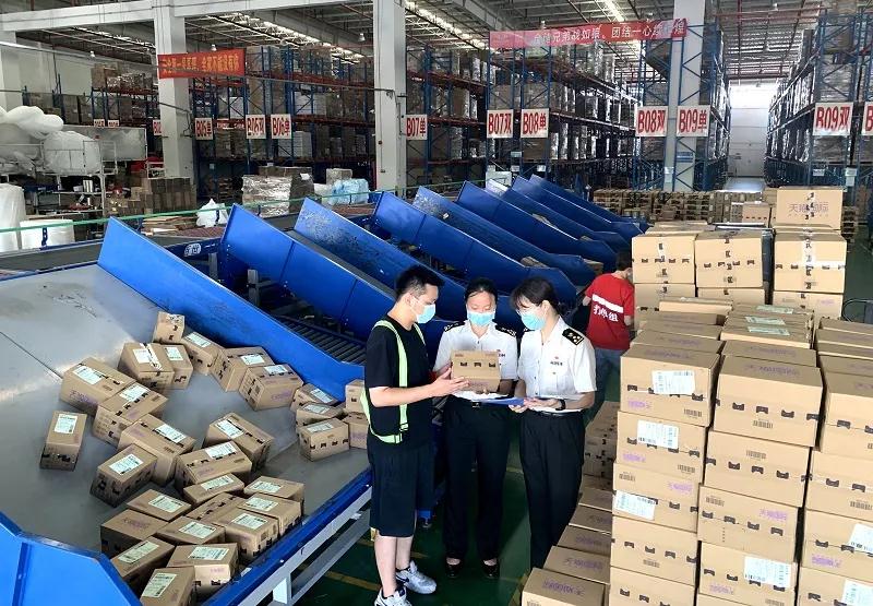 6月前两周跨境电商零售进出口量增4成,广州海关保障“618”期间跨境电商业务平稳运行