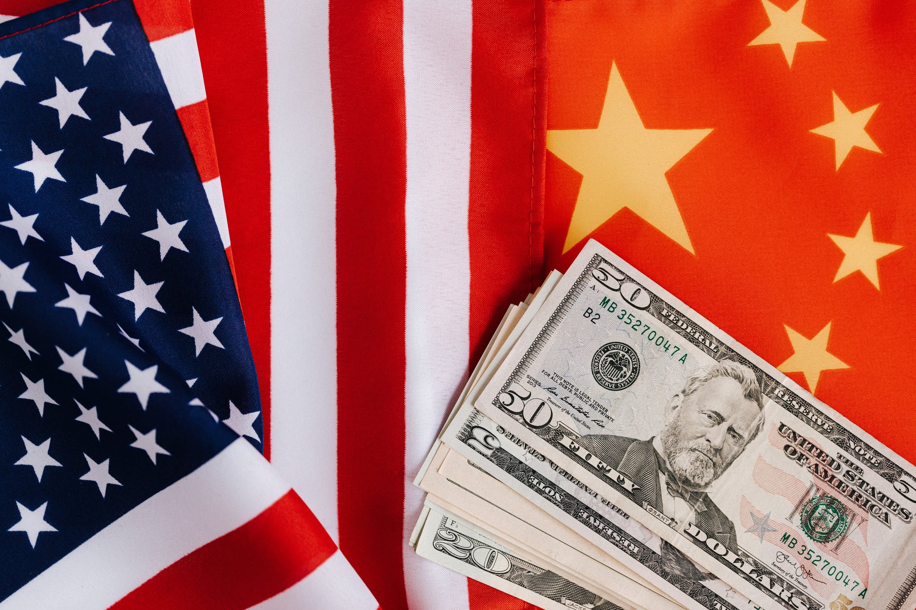 美商务部USTR对中国部分口罩、洗手液等恢复加征关税