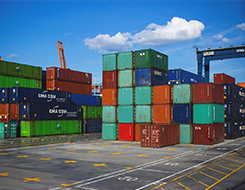 2022年一季度全球主要港口远洋干线国际集装箱船舶平均在港、在泊时间