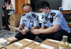 香水、钱包、鞋子、服饰....海关破获亿元名牌走私案