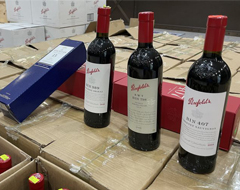 拱北海关连续破获三起“水客”团伙走私澳洲红酒案
