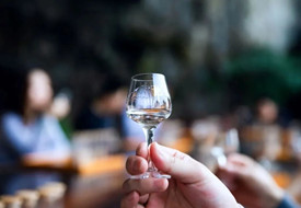 南宁海关查获涉嫌走私白酒共计案值逾338万元,进口白酒的的阳光大道在哪里?