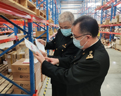 “三八”国际妇女节跨境电商商品热卖 海关靠前服务助力通关