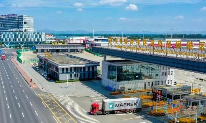 海外货物进口到保税仓，头程海运 vs 空运，哪个更划算？